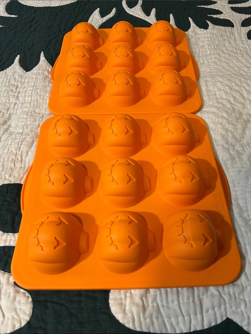Trudeau pumpkin 🎃 silicone molds (Set Of 2)